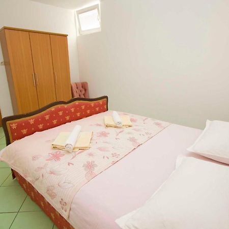 Apartments Srdjan Макарска Екстериор снимка